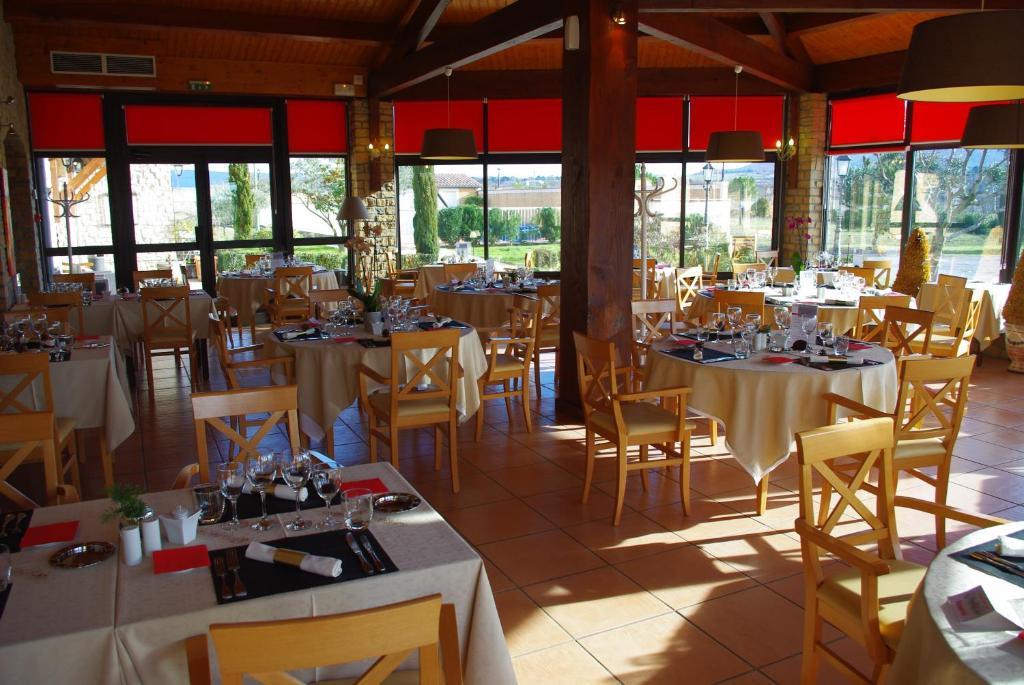 Logis Hotel Restaurant Le Mas De Mon Pere Saint-Jean-le-Centenier Exterior photo