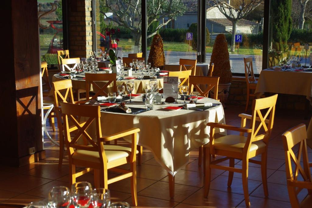 Logis Hotel Restaurant Le Mas De Mon Pere Saint-Jean-le-Centenier Exterior photo